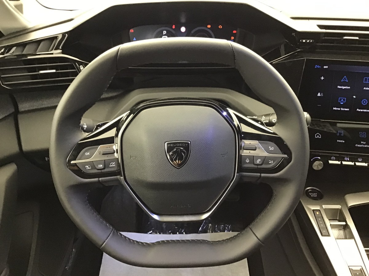 Peugeot 308 — photo 12