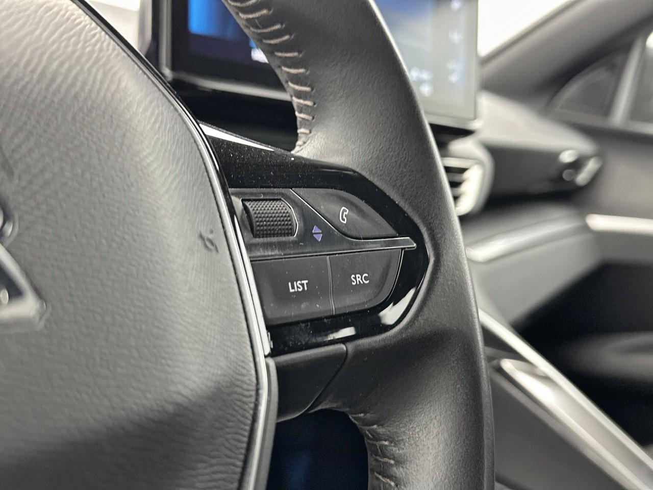 Peugeot 3008 puretech 130ch s&s eat8 active pack — photo 18
