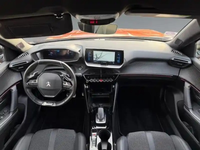 Peugeot 2008 1.2 puretech 130ch s&amp;s gt eat8 — photo 10