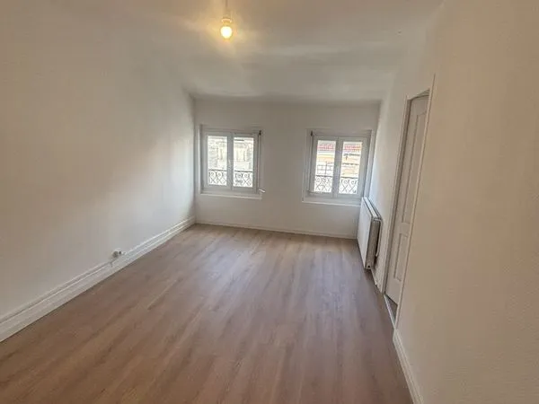 Duplex 120 m² - 4 chambres - Entièrement rénové - Centre Firminy