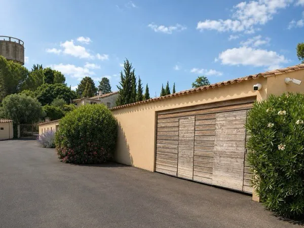 Box / Locaux de stockage , plusieurs surfaces disponibles