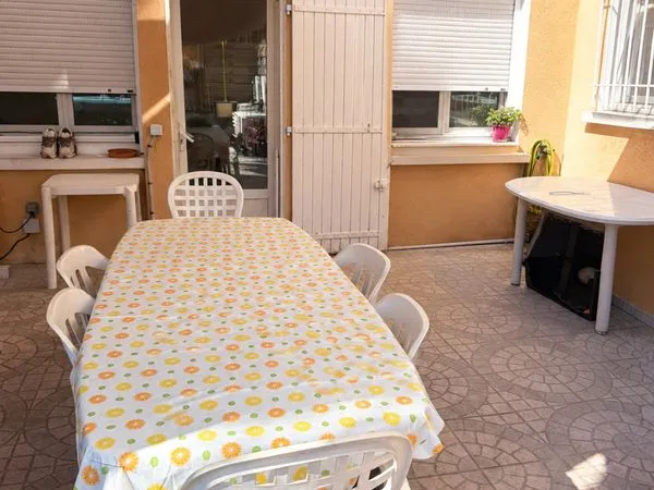 Appartement, trois pièces, grande terrasse, RDV/1