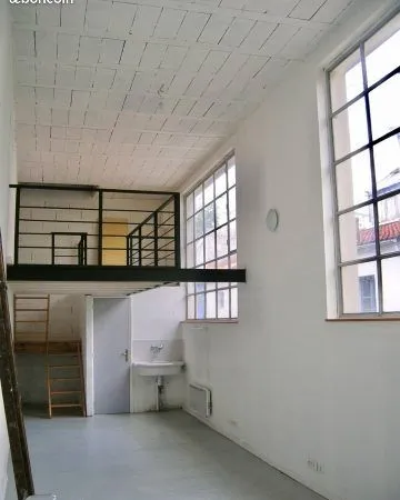 Artiste cherche colocataires pour partager un atelier
