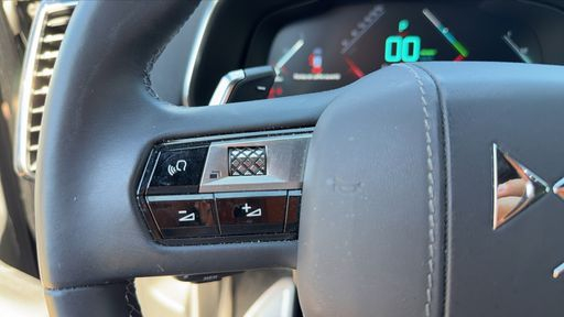 DS DS7 Crossback 1.6 E-Tense 225 Hybrid EAT8 - Rivoli – 2021 – 8950 km – Hybride rechargeable – Boîte Automatique — photo 4