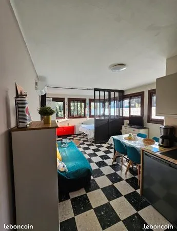 Studio près du port