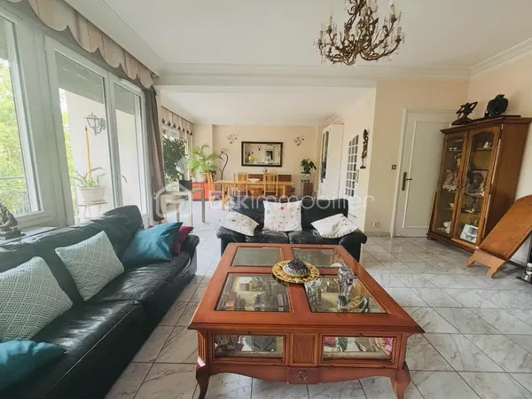 Appartement 5 pièces 150 m²