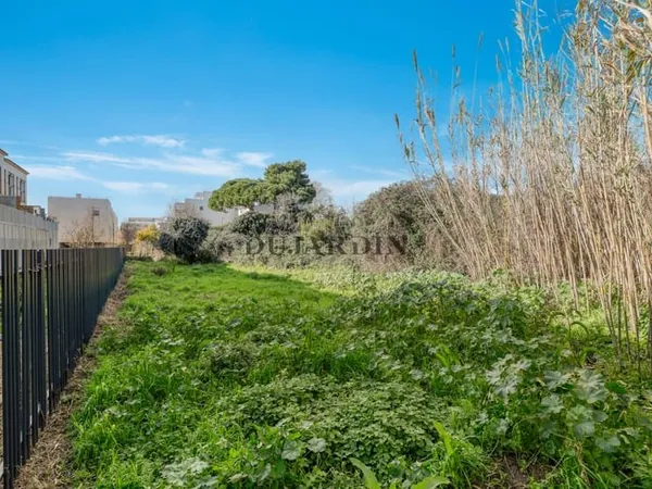 LE LAVANDOU : TERRAINS PROCHE CENTRE-VILLE