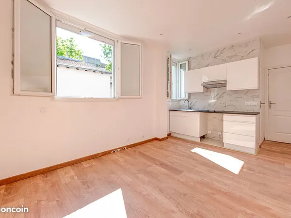 Studio 1 pièce 17 m²