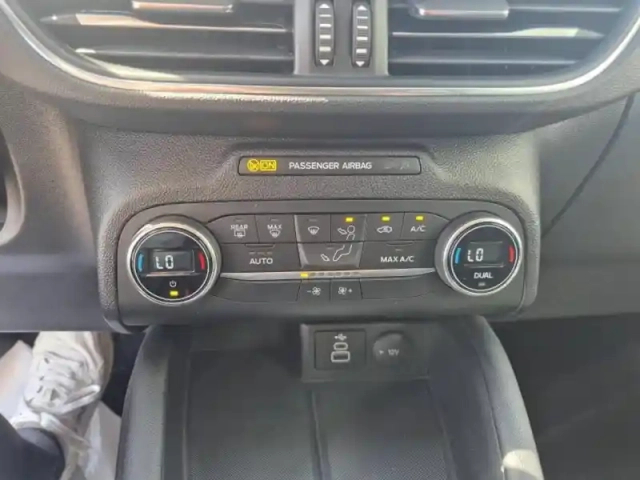 Ford Kuga 2.5 duratec 225ch phev titanium bva — photo 12