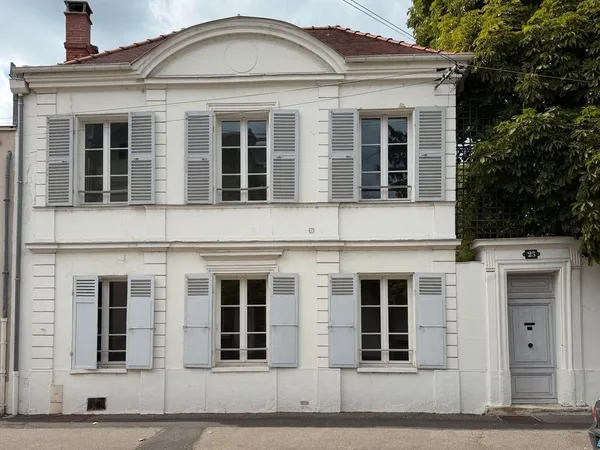 Belle maison de ville ancienne - Coeur de Fontainebleau - 107 m²