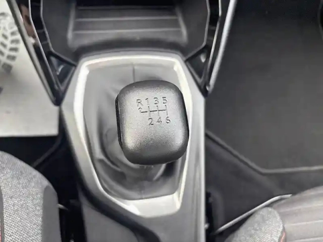 Peugeot 2008 puretech 100 s&amp;s bvm6 — photo 34