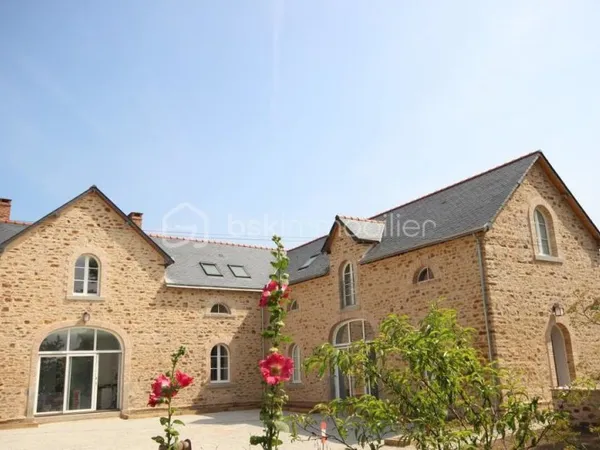 Immeuble 253 m² rénové en 4 appartements