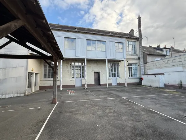 Bien immobilier de rendement Vente Saumur 9p 420m² 468000€