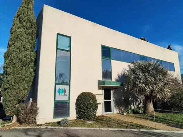 Bureau 174 m²