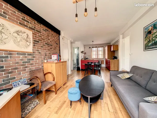 Appartement T3 meublé rénové - 53 m² - 2 chambres - 940 /mois