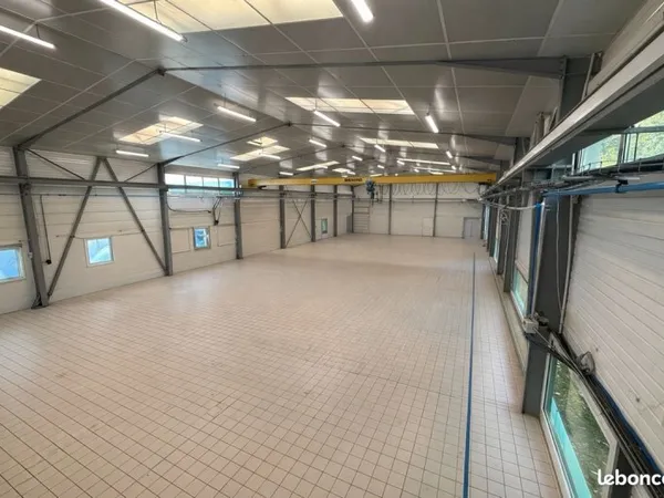Local 1170 m² PORDIC
