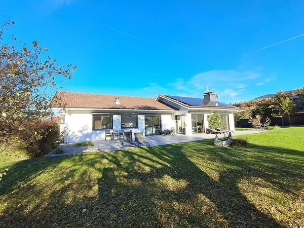 Maison 7 pièces 235 m²