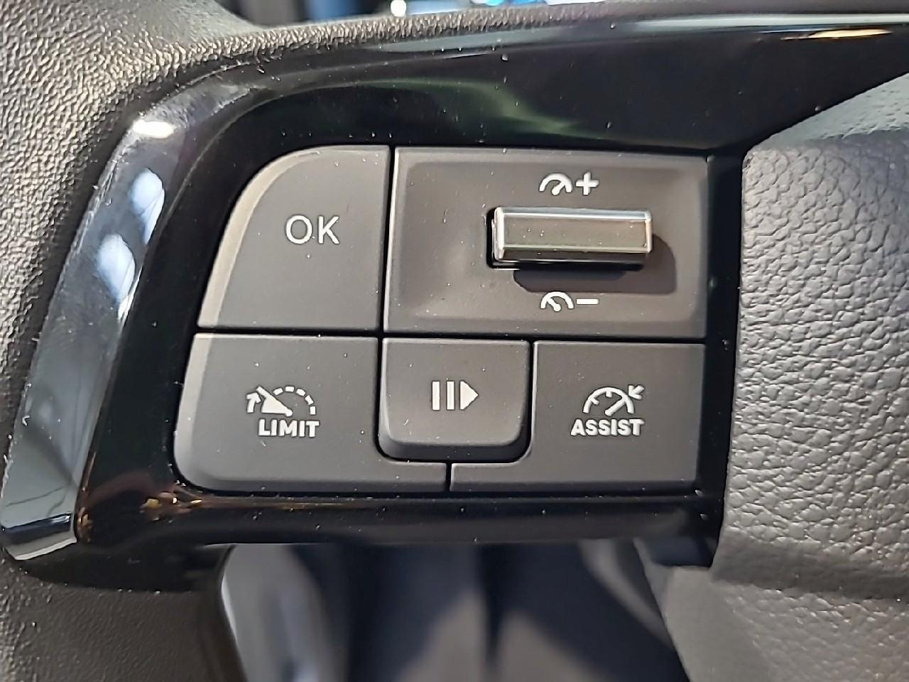 Citroën Berlingo e-berlingo taille xl 136 ch 54 kwh 7 places  plus — photo 23