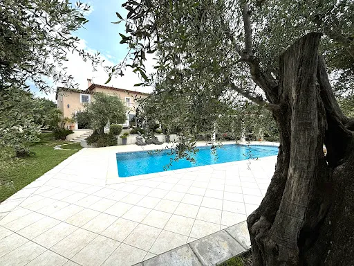 Maison 6 pièces 211 m²
