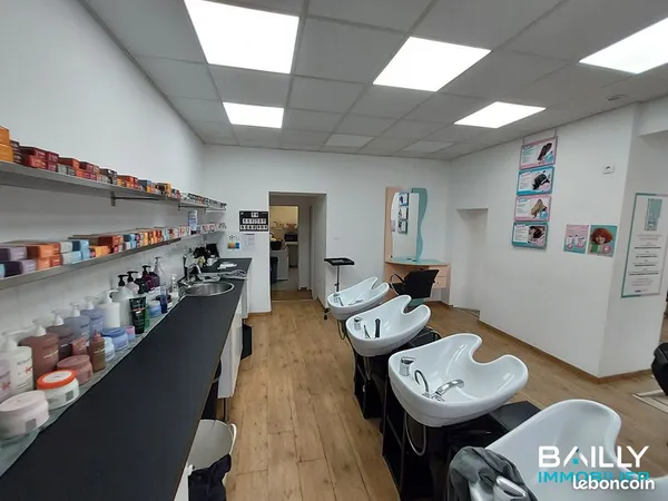 Local commercial 137 m² LA ROCHE SUR YON