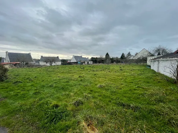 Terrain 169 m²