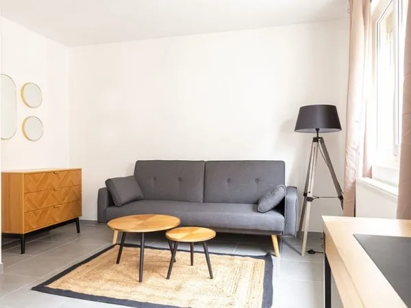 Appartement 1 chambre meublé et équipé cave et garage