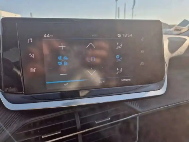 Peugeot 2008 puretech 100 s&amp;s bvm6 — photo 36
