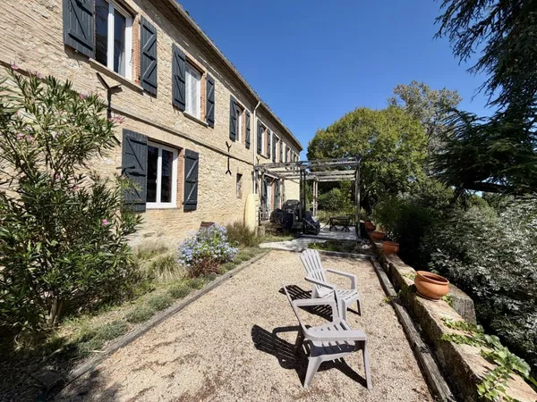 Vends maison de village - 205 m² - 6 pièces, 4 chambres - Esparsac 82500