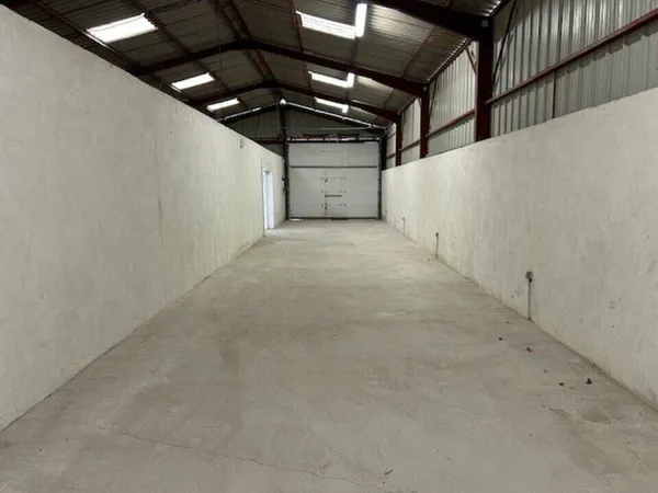 Local d'activité 350 m²