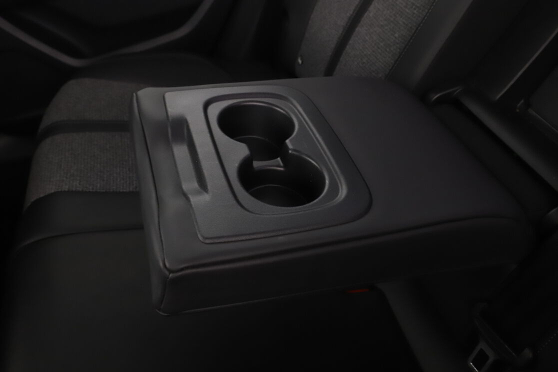 Peugeot 3008 1.2 PureTech Allure EAT6 — photo 13