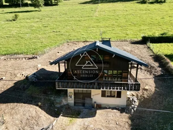 Charmant chalet 4 chambres à rénover dans la Vallée de la Manche, Morzine