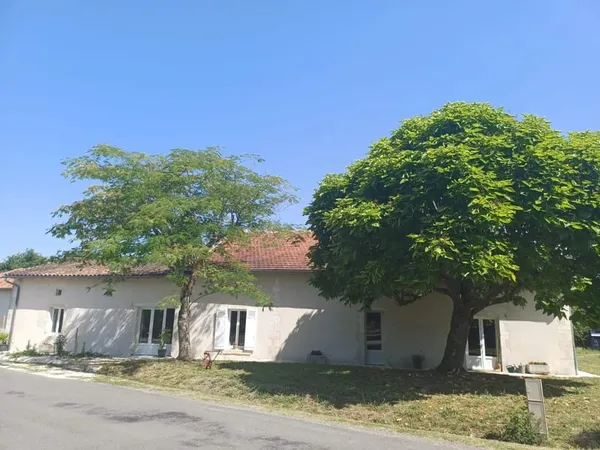 Belle maison de 2 chambres avec sa maison d'amis rénovée
