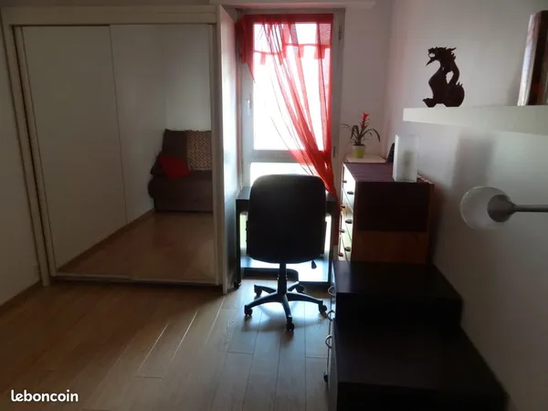 Suresnes République - Chambre dans appartement tranquille, confortable et bien situé