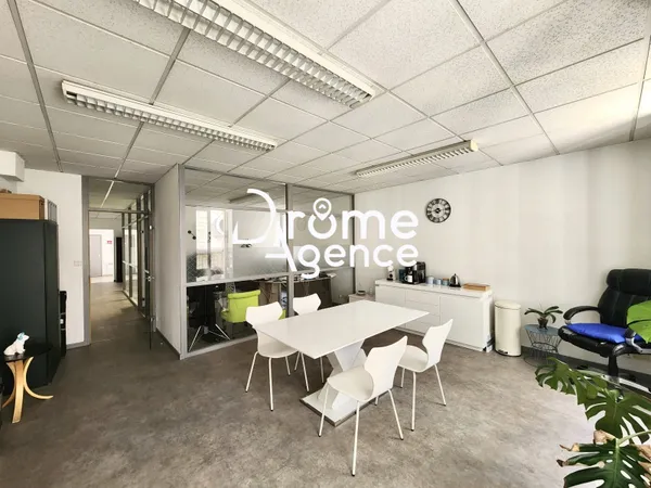 Local professionnel 82 m²