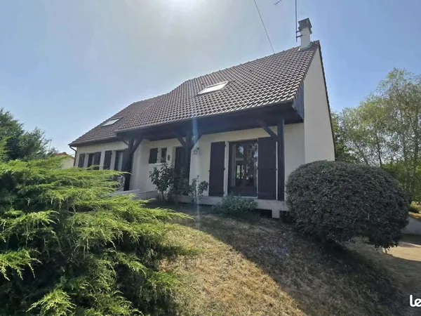 Vente | Maison | 8p | 7ch | 158 m² | Naintré | Terrasse · Jardin · Piscine