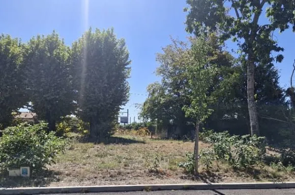 Terrain 540 m²