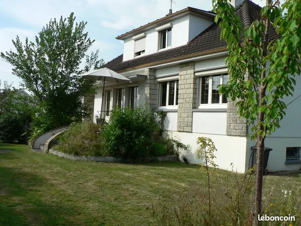 BELLE PROPRIETE YVETOT Centre 10 Pièces et 6 Chambres Terrain 1000m² Pas de Vis-à-vis