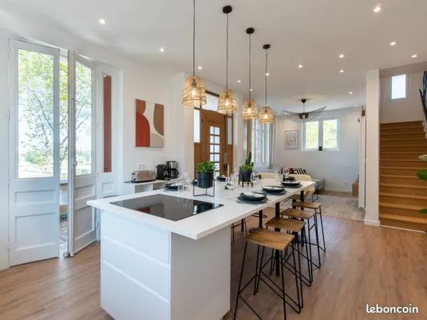 Maison 13 pièces 240 m²