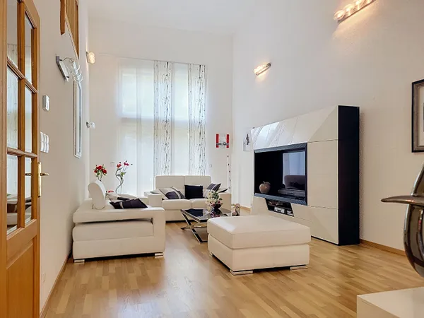 MAISON - 3 CHAMBRES - JARDIN - GARAGE - DEUXNOUDS DEVANT BEAUZEE