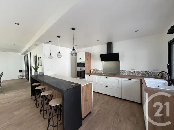 Appartement 4 pièces 140 m²