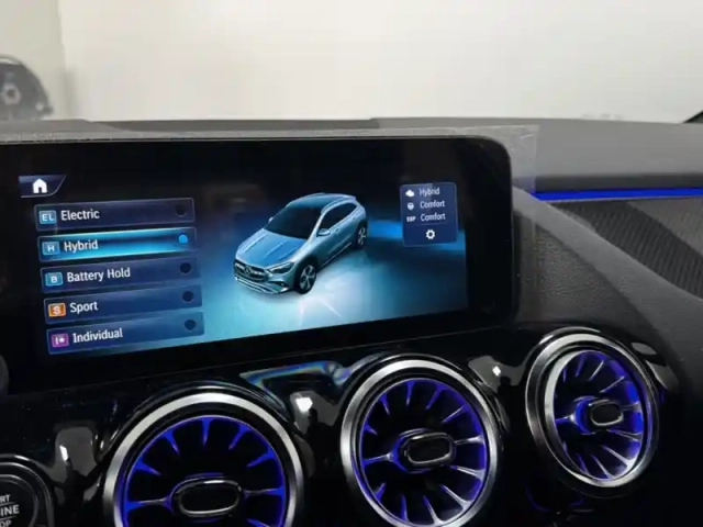 Mercedes Gla 250 e hybrid eq amg line — photo 18