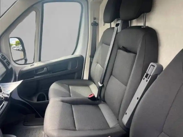 Peugeot Boxer fgn diesel 140 ch l2h2 3.5 t manuelle — photo 12