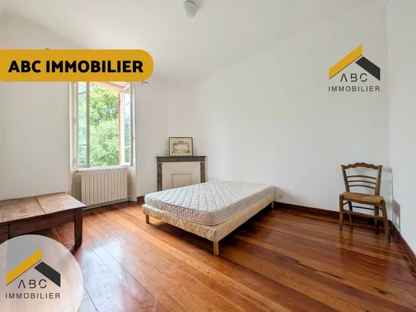 MAISON 2 CHAMBRES AVEC JARDIN EN CENTRE-VILLE