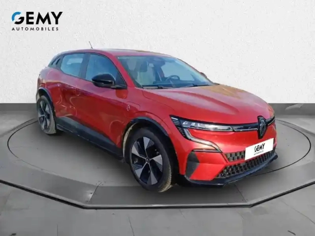 Renault Megane e-tech ev60 220 ch super charge — photo 3
