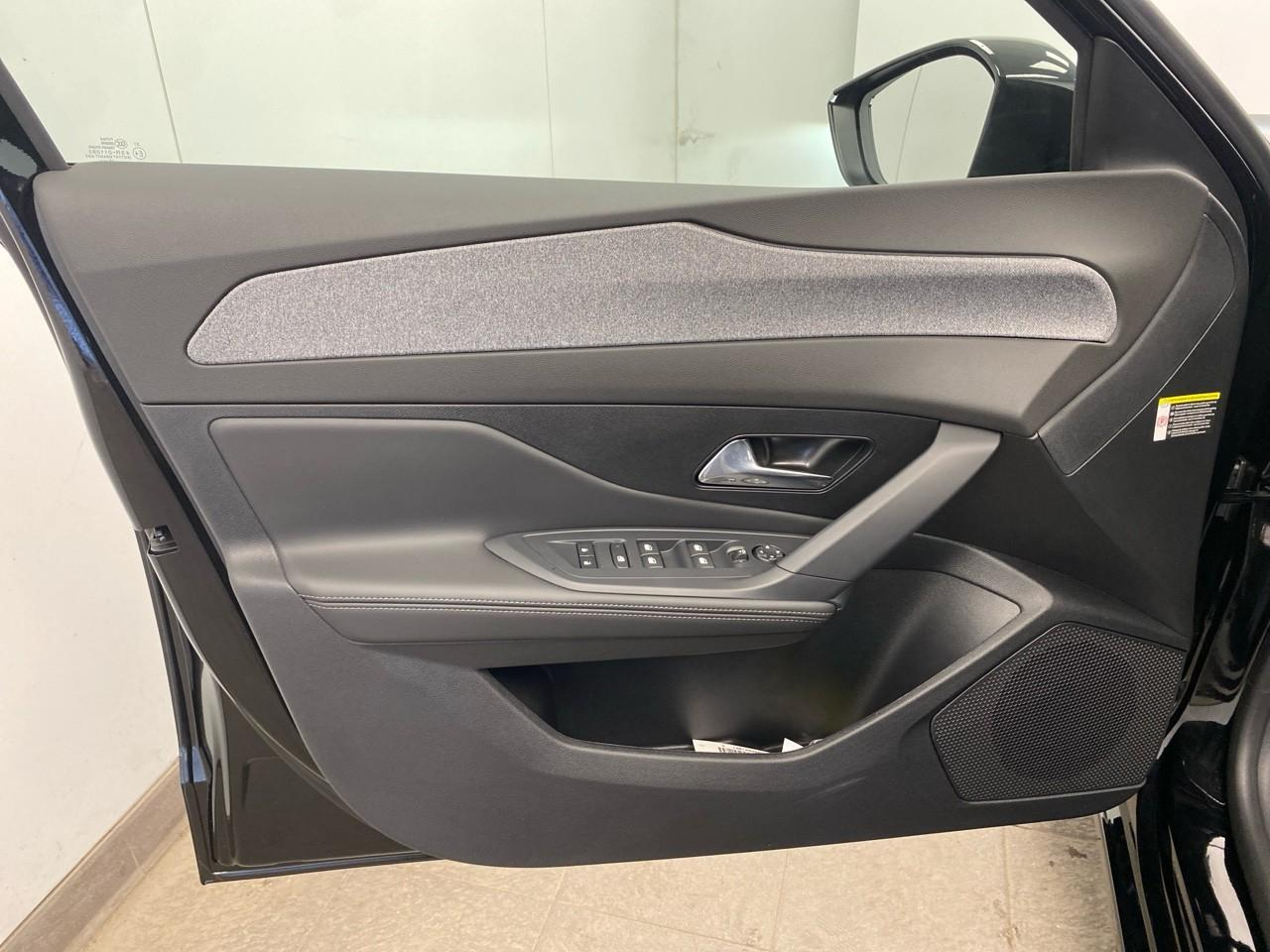 Peugeot 308 hybrid 136 e-dcs6 allure — photo 20