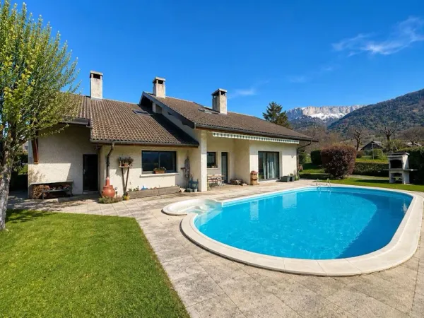 Maison 7 pièces 219 m²