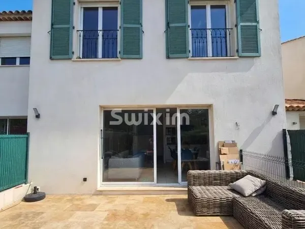 Maison neuve au calme, à pied du village !