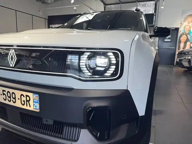 Renault 4 renault  e-tech electrique 150 ch autonomie confort — photo 23