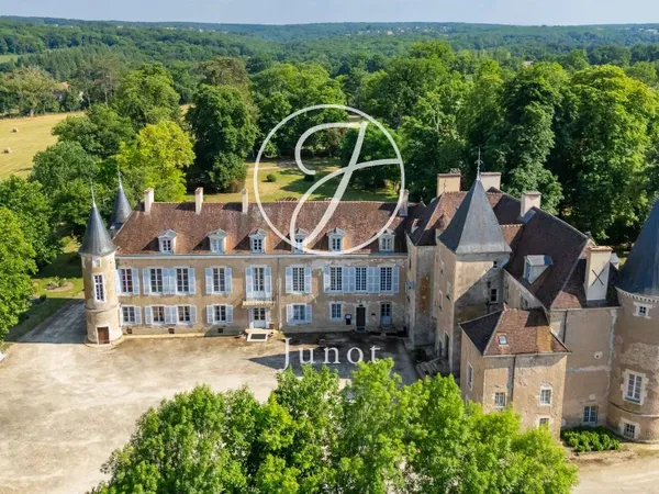 Propriété 35 pièces 1500 m²