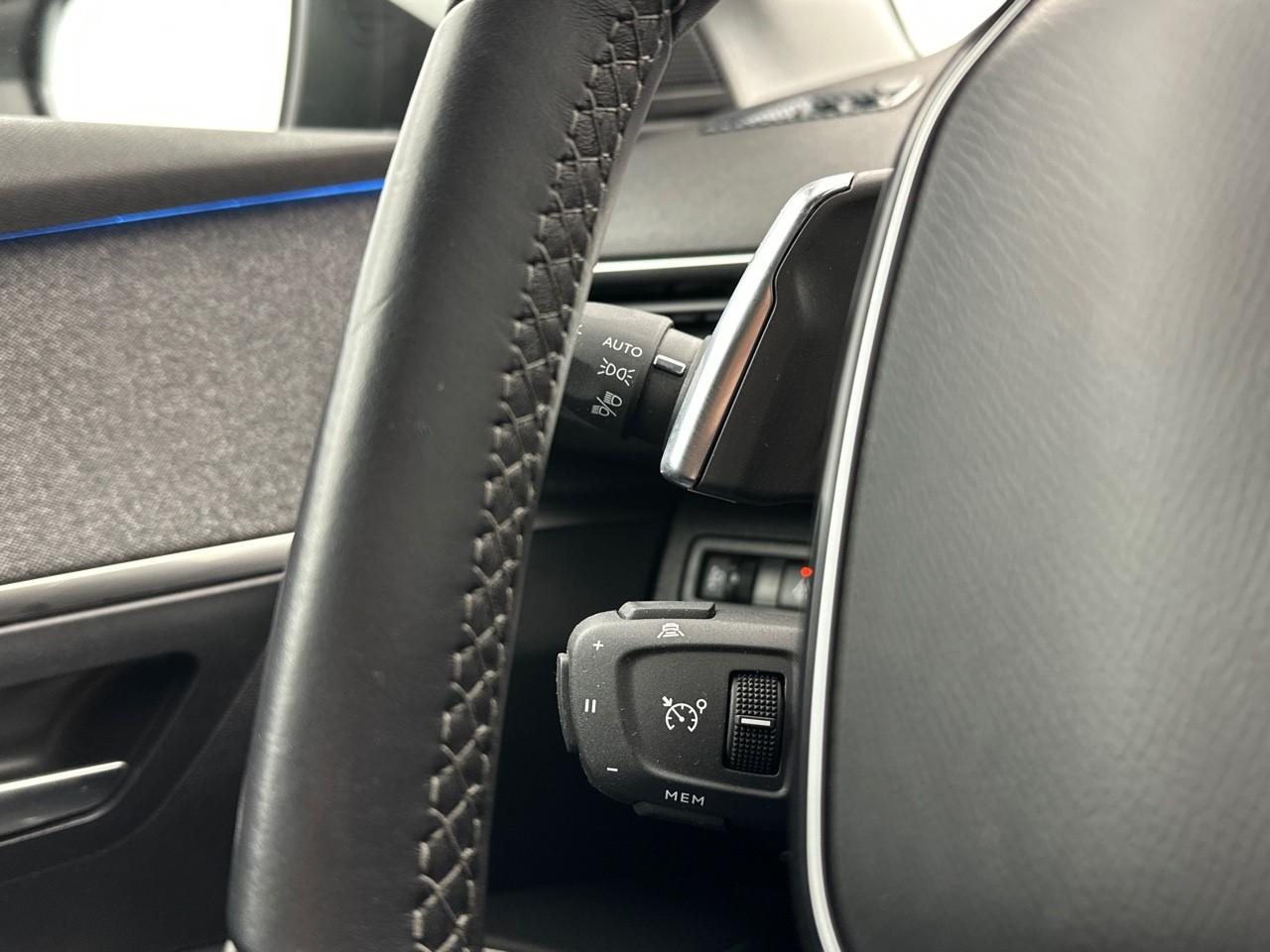 Peugeot 5008 puretech 130ch s&s eat8 allure pack — photo 20